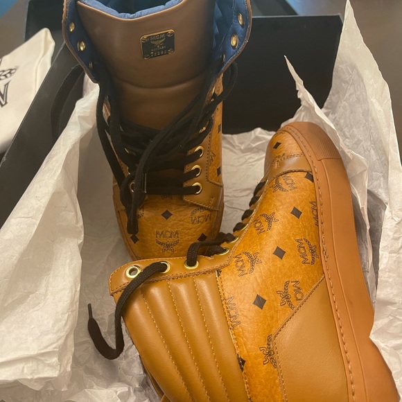 Authentic MCM mid top sneakers - Picture 2 of 6